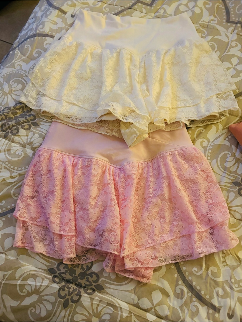 Women’s Lace Ruffle skorts - White & Pink bundle